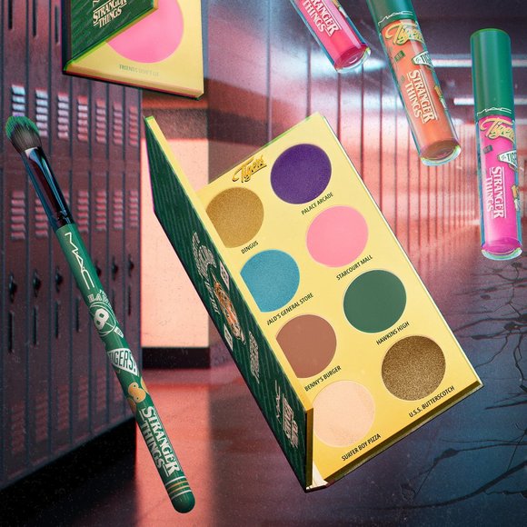 1/2 PRICE ✅ MAC X STRANGER THINGS Hawkins Class of 1986 Eye Palette + Brush  NEW - Picture 8 of 17